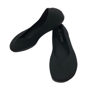 Oesh Dream Essential Black Ballet Flats Women's Size 8 Knit Slip On